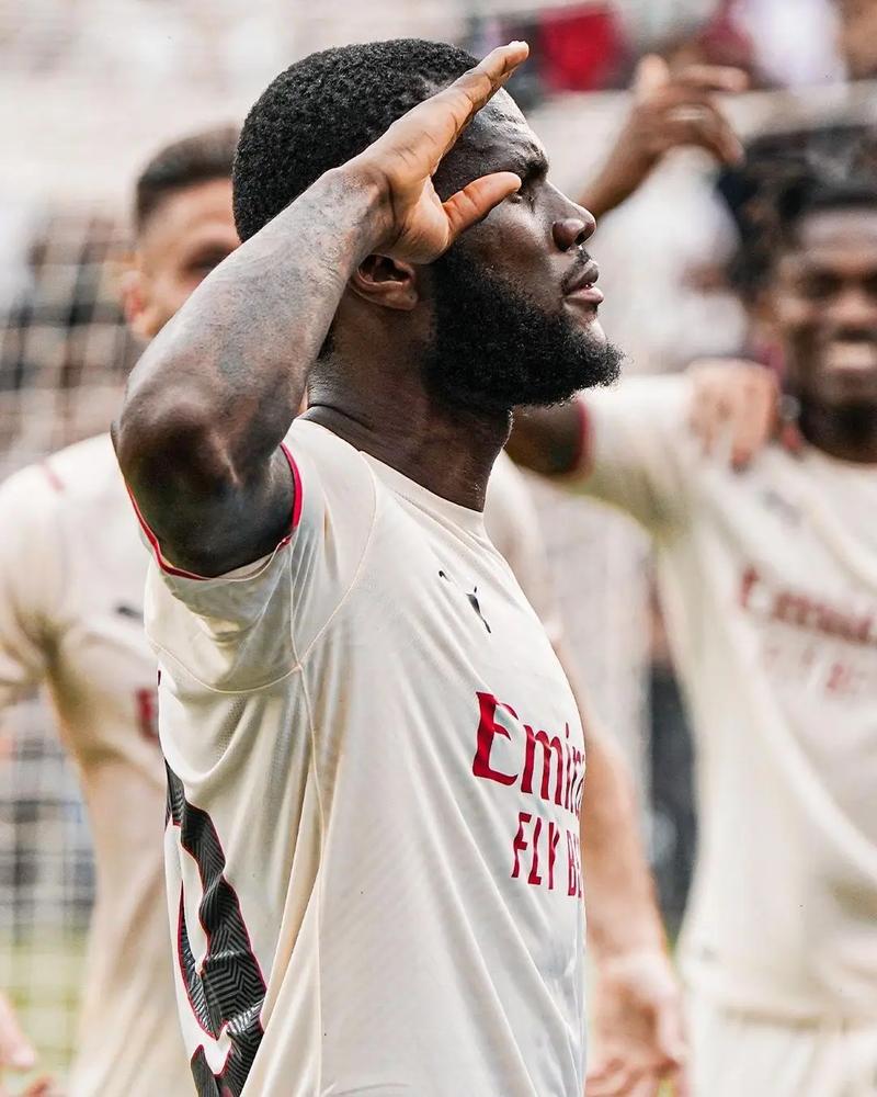 冲击足协杯冠军，纳萨里奥：我们一起迎接“最后一支舞”（剑指足协杯桂冠，纳萨里奥：携手迎接最后一舞）