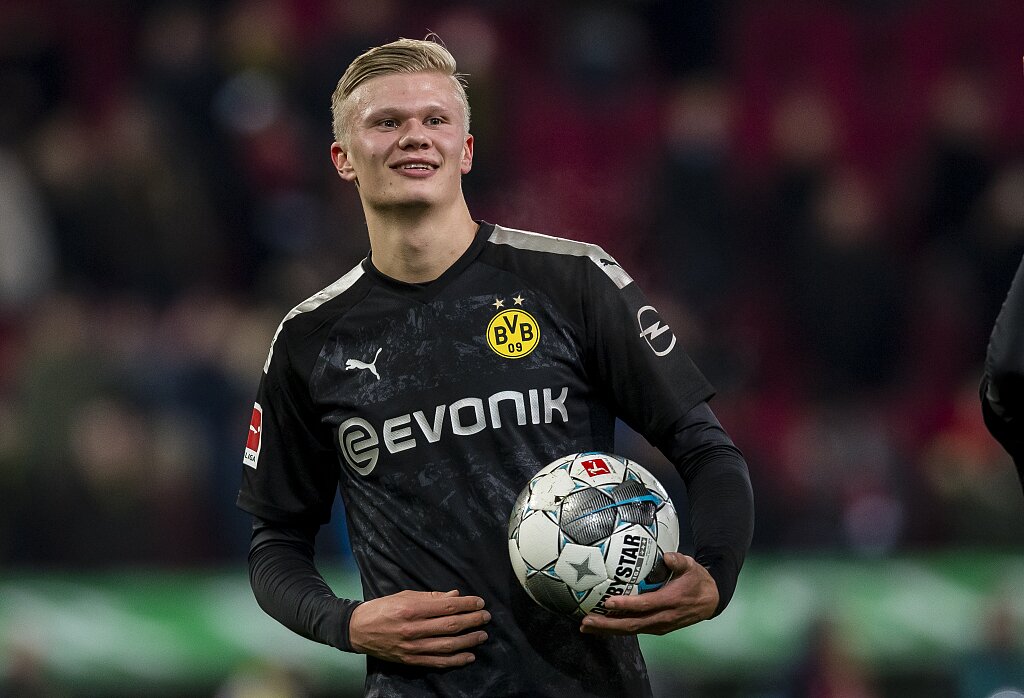 图片报：拜仁目前关注南美市场，考察了前锋拉扬和左后卫索萨（《图片报》：拜仁聚焦南美市场，已考察前锋拉扬与左后卫索萨）