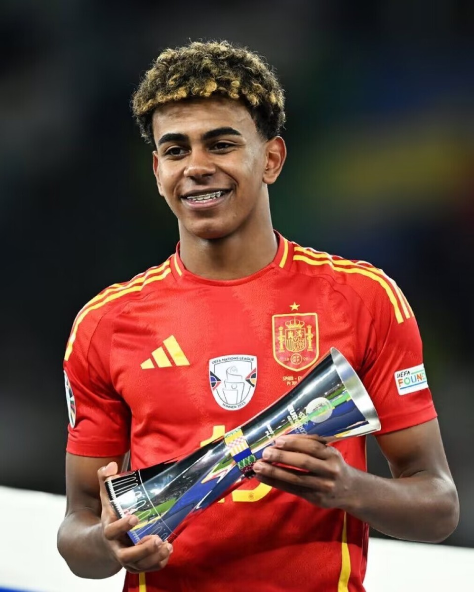 埃及足协力挺萨拉赫：你永远不会独行，你永远是最棒的（埃及足协声援萨拉赫：你永不孤行，你始终最出色）