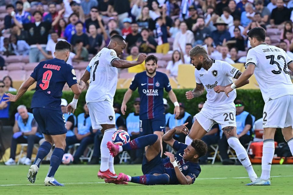 34岁阿联酋国脚奥马尔宣布退役，曾斩获亚洲足球先生（34岁阿联酋球星奥马尔挂靴，曾当选亚洲足球先生）