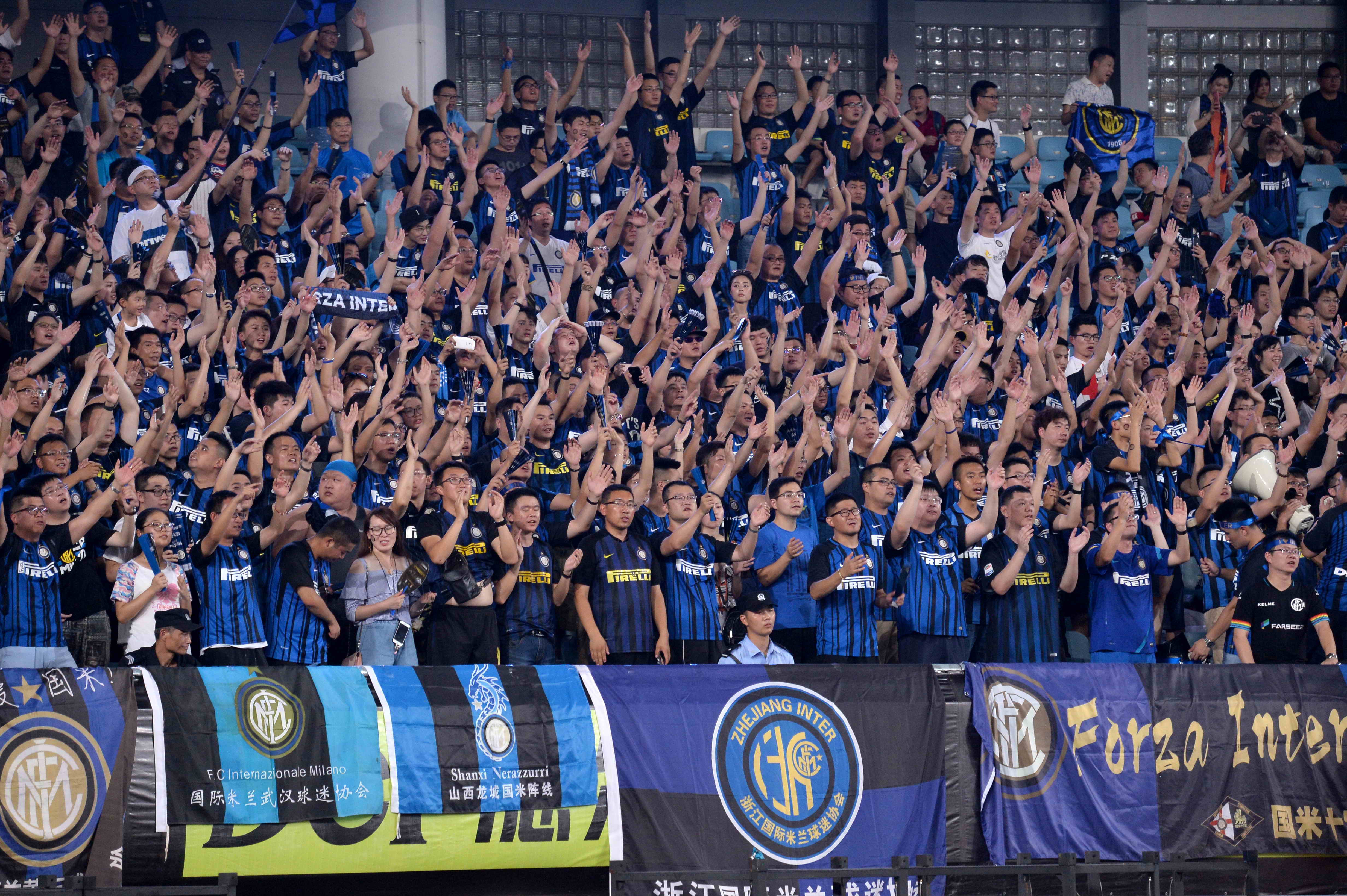 意媒：小斯坦科维奇获比利时联赛十月最佳球员，国米密切关注（意媒称小斯坦科维奇荣膺比甲10月最佳，国米持续关注）