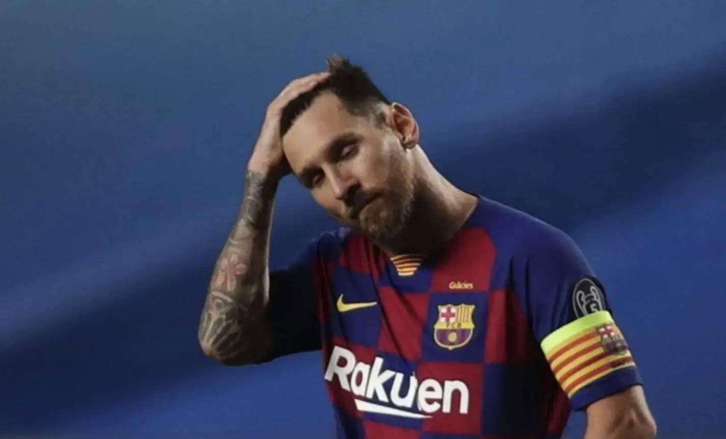 刘殿座获奖感言：感谢每一位身边的人，愿中国足球越来越好（刘殿座领奖致辞：感恩所有支持，祝中国足球蒸蒸日上）