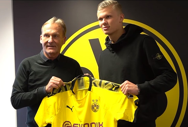 诺伊尔：补时进2球让大家松一口气，是否续约明年3月再考虑（诺伊尔：补时阶段连入两球才松了口气，续约要到明年3月再议）