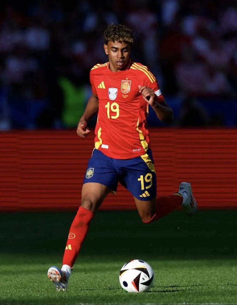 热苏斯对阵布鲁日替补登场，时隔近一年后重返赛场（热苏斯时隔近一年复出，对阵布鲁日替补亮相）