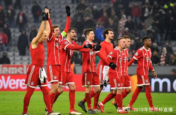 马卡：皇马和卡斯蒂亚进行了对抗赛，门迪被安排在中后卫位置（马卡：皇马与卡斯蒂亚队内热身赛，门迪出任中卫）