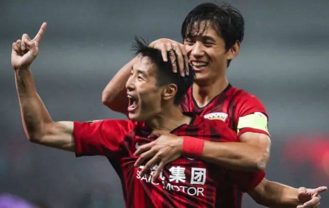 队报：雷恩17岁高中锋梅特潜力高，他选39号只因好友特尔（队报：雷恩17岁锋线新星梅特被看好，之所以穿39号只是因为好友特尔）